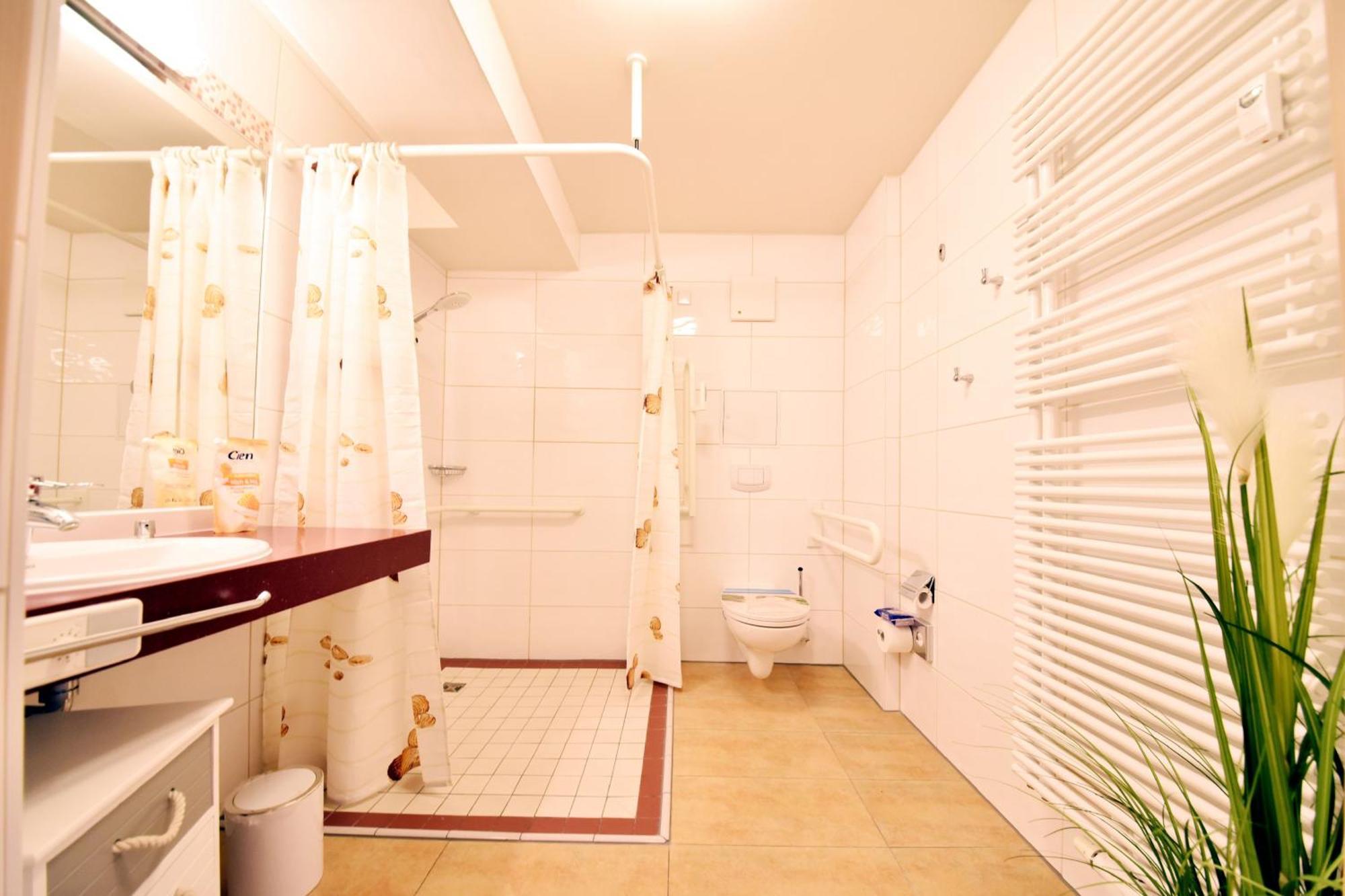 Ferienwohnung Traumduene Im Ostseebad Baabe Exterior foto
